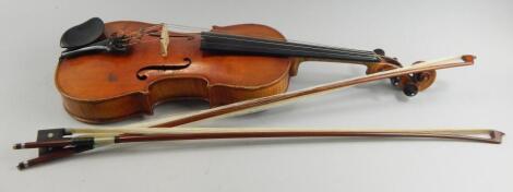 A strad pattern viola