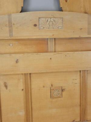 An early 20thC stripped pine single bed - 2