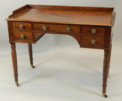 An early Victorian mahogany wash stand