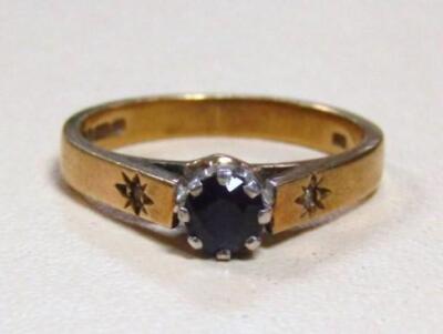 A 9ct gold sapphire dress ring - 2