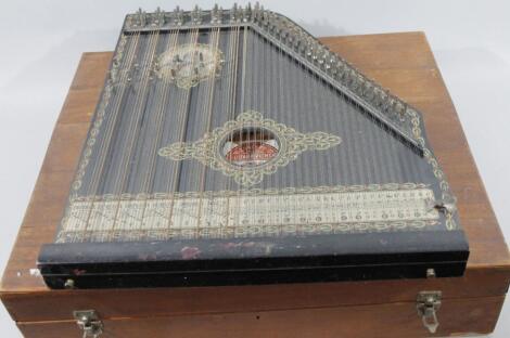 An early to mid 20thC concert guitar zither