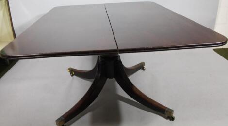 An early 19thC mahogany supper table