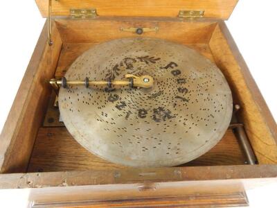 A late 19thC continental polyphon - 4