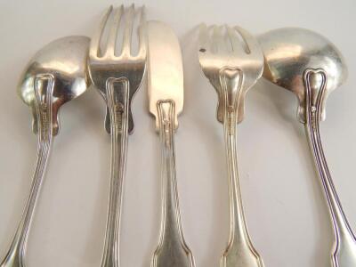 American silver flatware decorated in the fiddle and thread pattern - 3