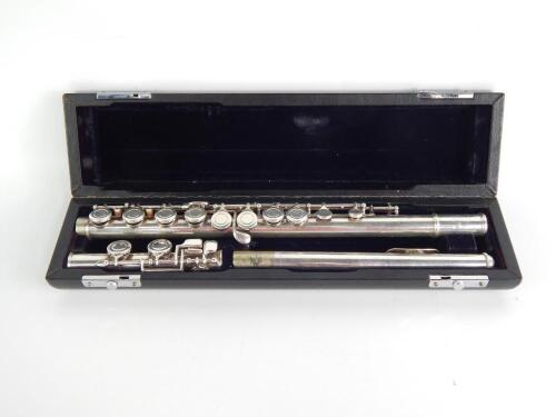 A Rosehill Instruments plated flute