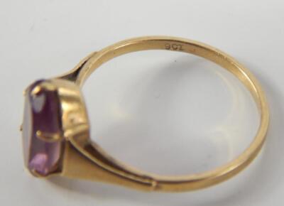 A 9ct gold and amethyst ring - 3