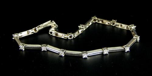 A 9ct white gold bar bracelet