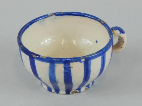 A small Delft cup