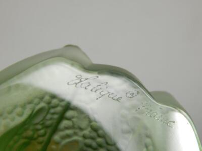 A modern Lalique green glass frog - 2