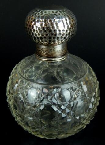 A late 19thC / early 20thC cut glass scent bottle