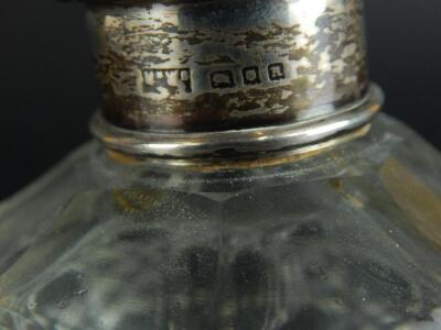 A late 19thC / early 20thC cut glass scent bottle - 2