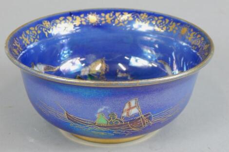 A Fieldings Devon lustrine bowl