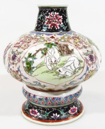 A Chinese porcelain vase