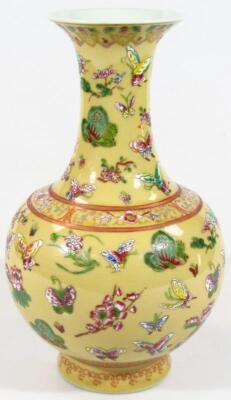 A Chinese porcelain vase - 3