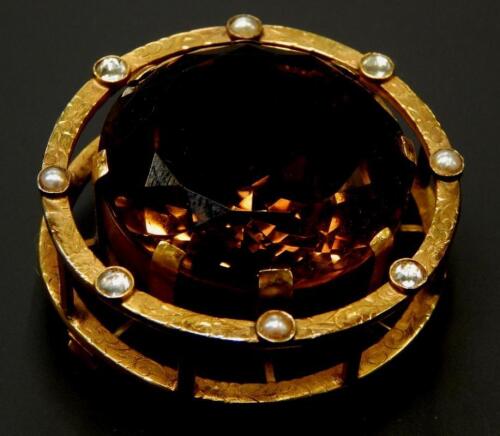 A Victorian circular brooch