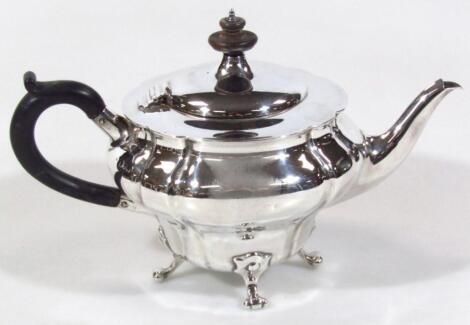 An early 20thC silver teapot