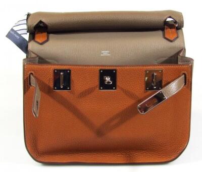 A Hermes Taurillon Clemence two coloured shoulder bag - 5