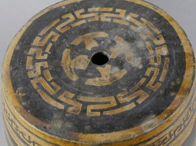 A late Qing period Chinese pottery barrel jardiniere stand - 3