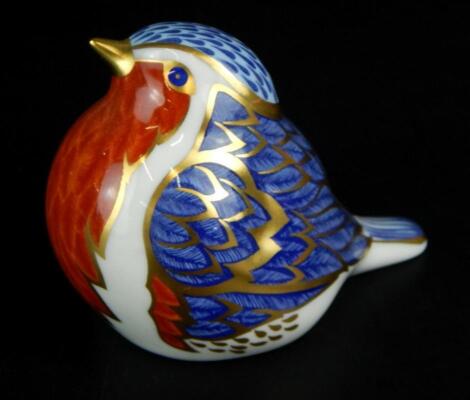 A Royal Crown Derby porcelain model of a robin