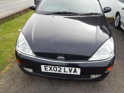 Ford Focus Zetec 5 door hatchback - 4