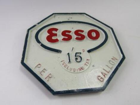 Esso 1'5 per gallon