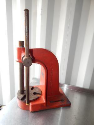 A Norton worm drive press