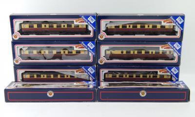 Bachmann dublo gauge BR cream and crimson coaches