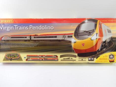 A Hornby dublo Virgin Trains Pendolino Train Set