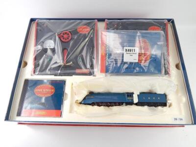 A Hornby Dublo gauge Mallard steam powered train set - 2