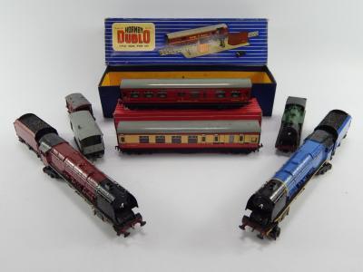 A Hornby dublo restaurant car