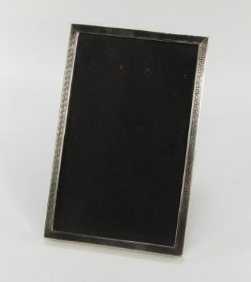 A George V silver rectangular photograph frame