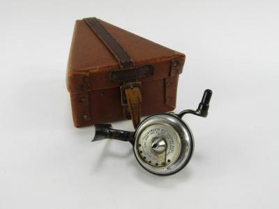 An early 20thC Illingworth casting reel