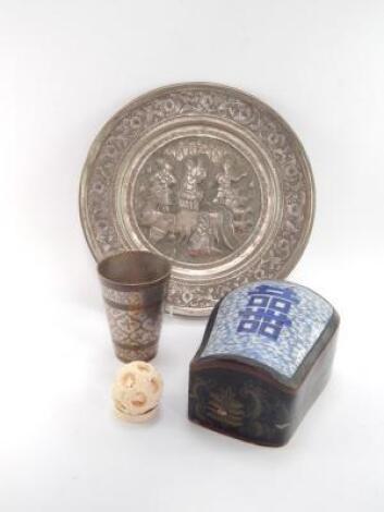 A Chinese blue and white porcelain and lacquer cushion form box