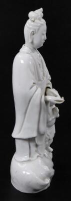 A Chinese blanc de chine porcelain figure - 4