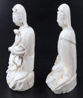 A Chinese blanc de chine porcelain figure - 9