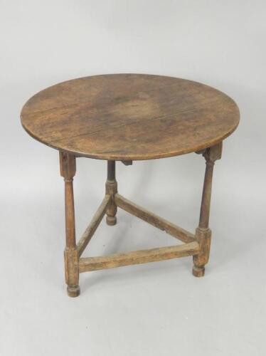 A Georgian oak cricket table