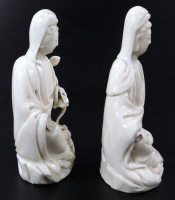 A Chinese blanc de chine porcelain figure - 11