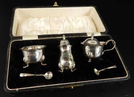 A George V silver cruet set