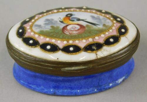 A late 18th/early 19thC Bilston type enamel oval patchbox