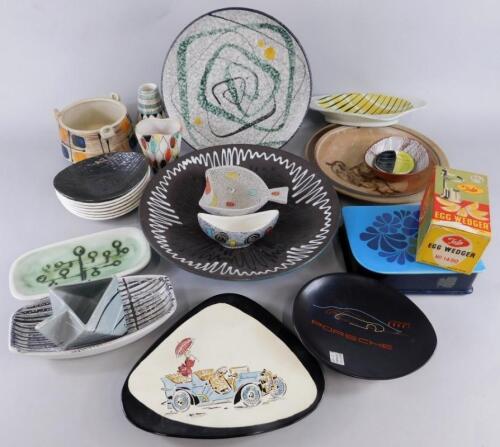 Various items of retro or vintage ceramics