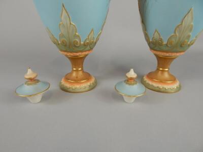 A pair of Royal Worcester vases and covers - 3