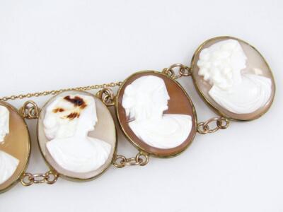 An oval cameo bracelet - 2