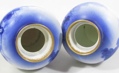 A pair of Royal Doulton vases - 3