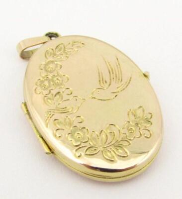 A 9ct gold signet ring - 2