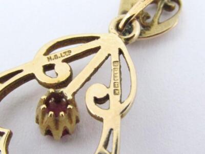 An Edwardian style 9ct gold pendant charm - 3