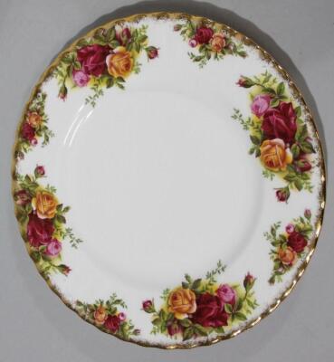 A Royal Albert Old Country Roses bone china part dinner service - 2