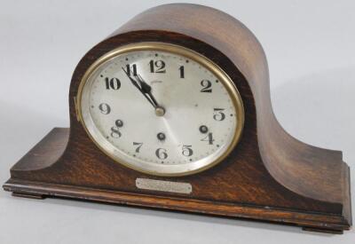 A 1920's oak cased Napoleon hat mantel clock - 2