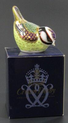 A Royal Crown Derby Goldcrest paperweight - 4