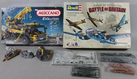 A modern boxed Meccano Evolution 8200 kit