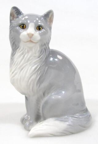 A Beswick seated kitten